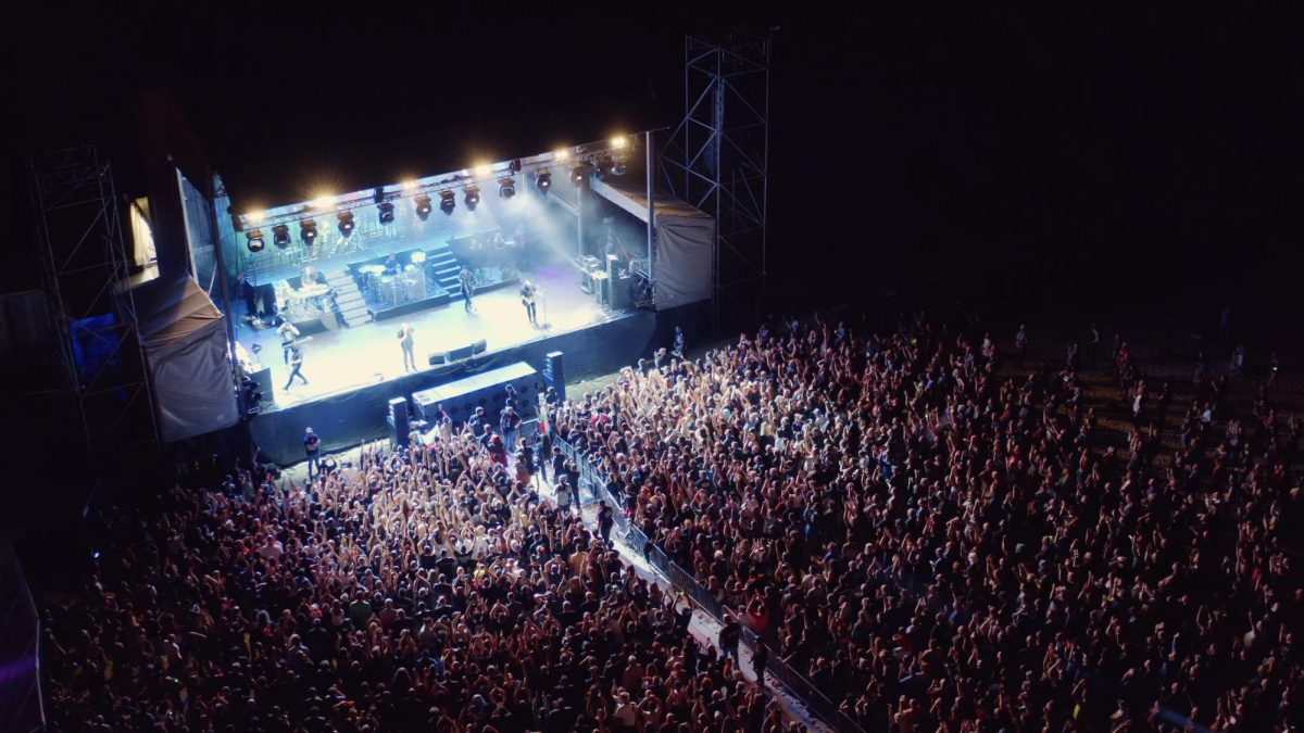 Lady Gaga Performs to 2.5 Million